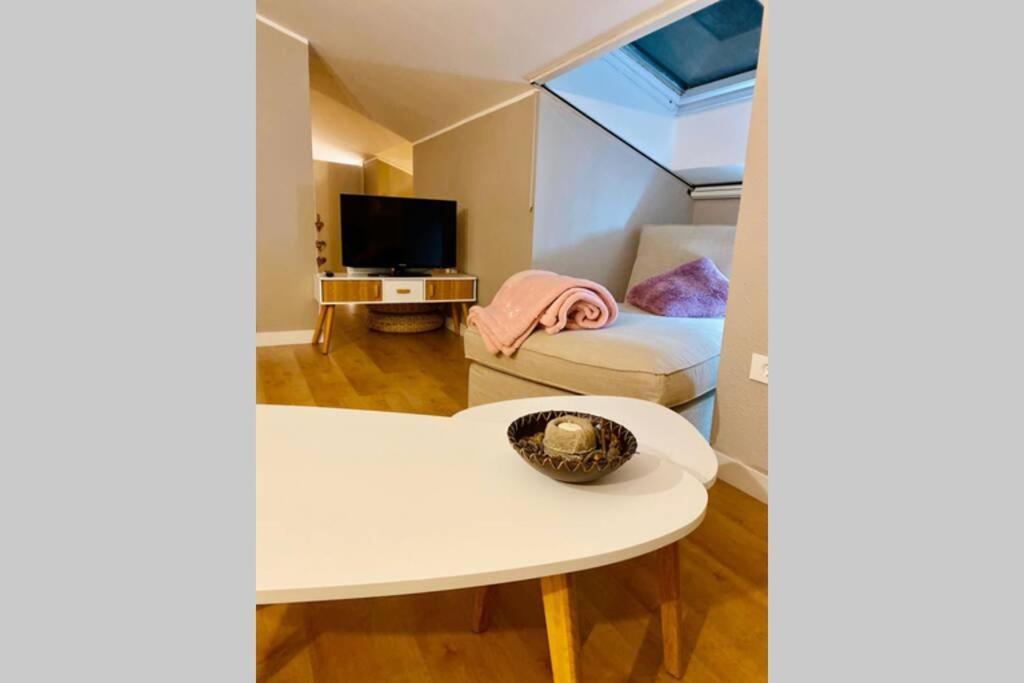 Mi Pequena Buhardilla Apartment Barbastro Exterior photo